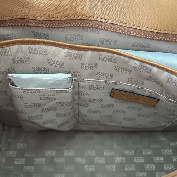 Michael Kors Sady Large Tote - Picture 11 of 13